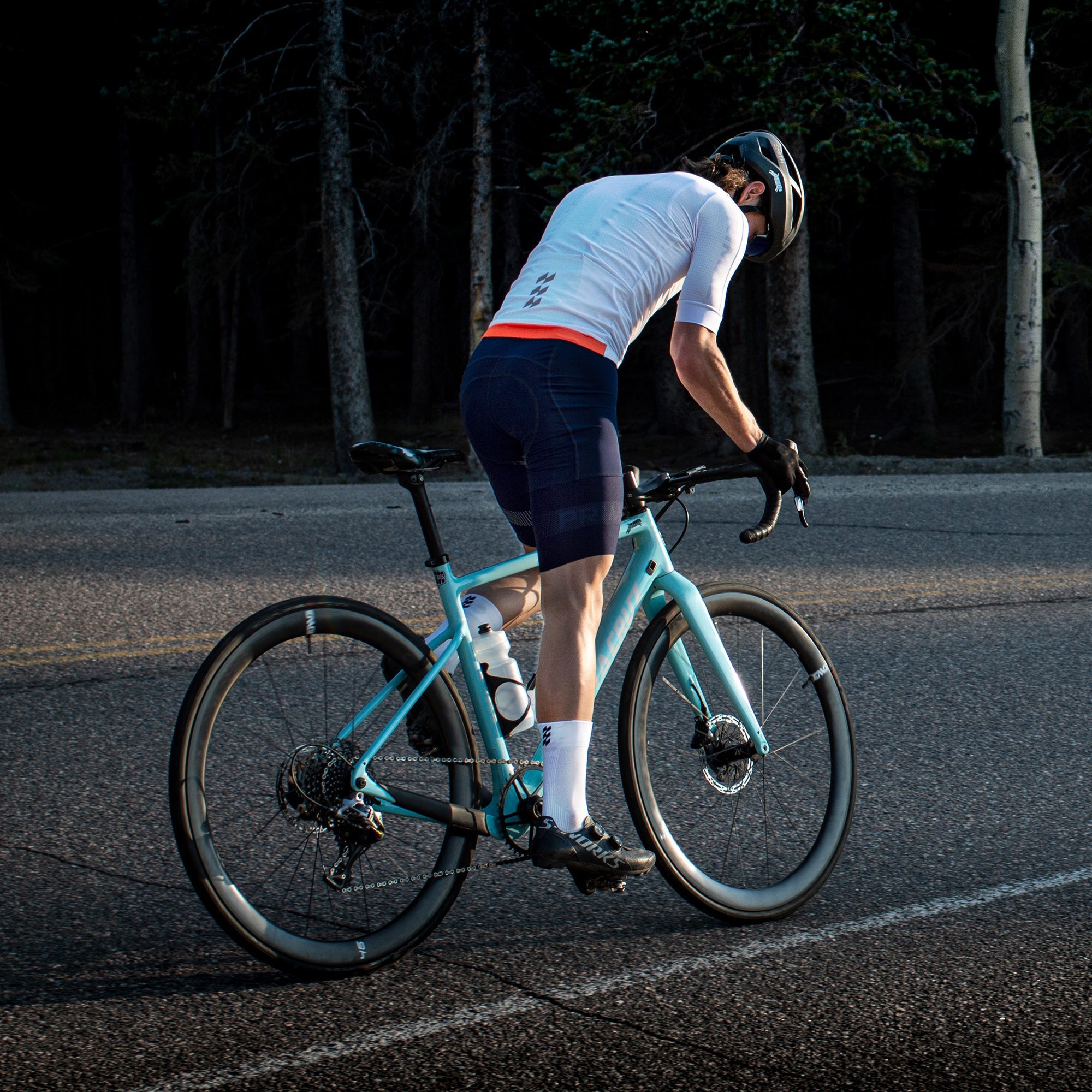 Alitios Men's White Vertos Jersey
