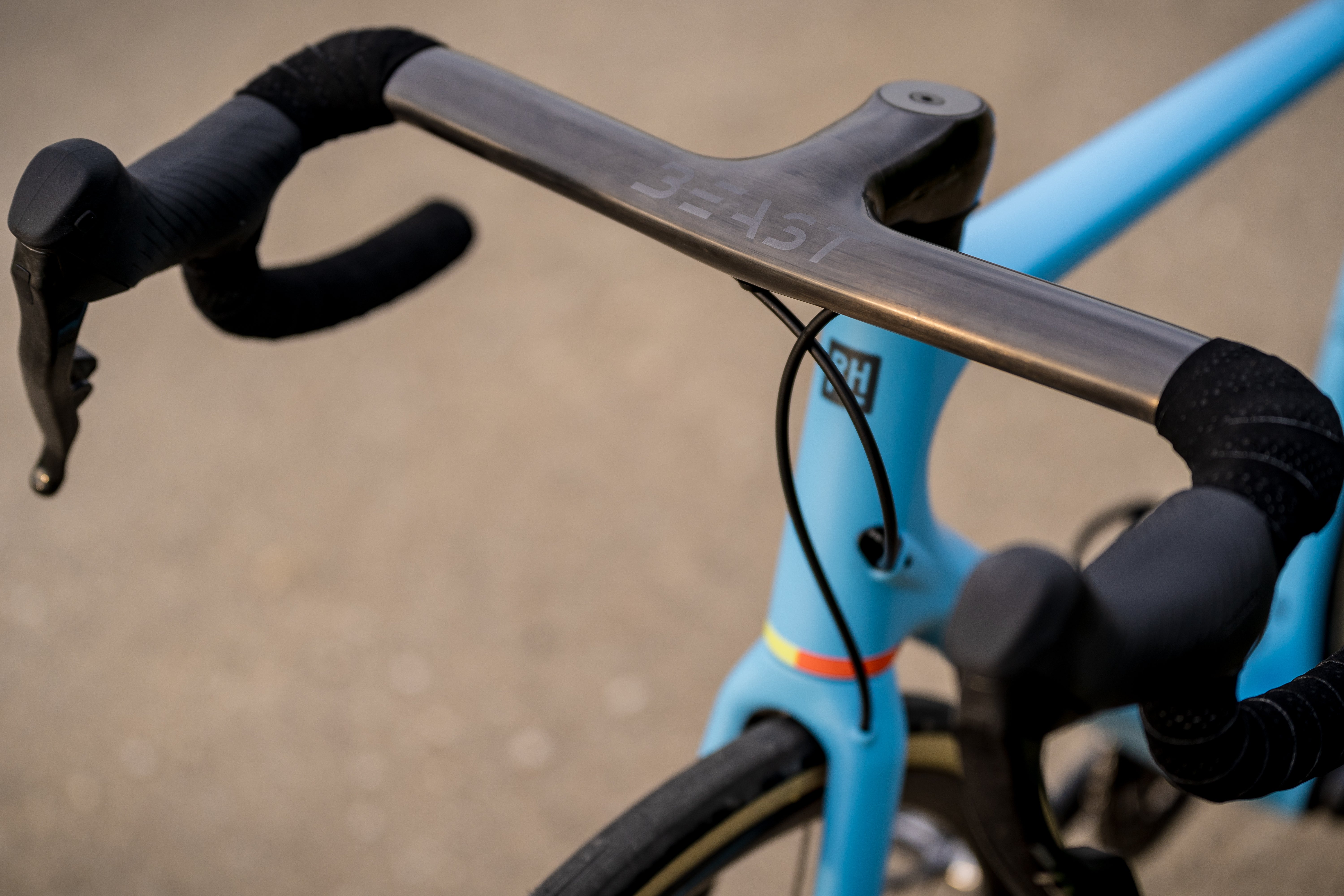 Beast Cockpit Road Bar